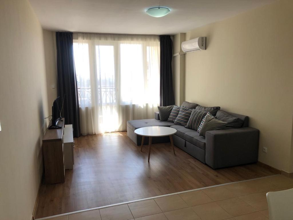 Flora Beach Private Aparthotel Pomorie Ngoại thất bức ảnh
