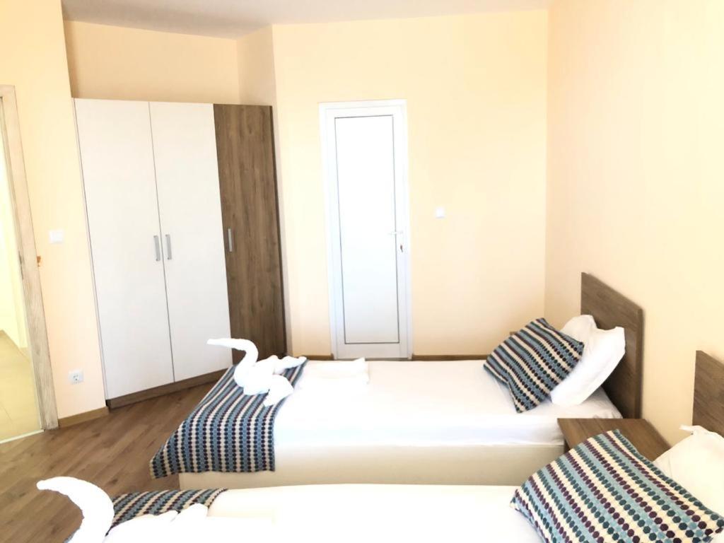 Flora Beach Private Aparthotel Pomorie Ngoại thất bức ảnh